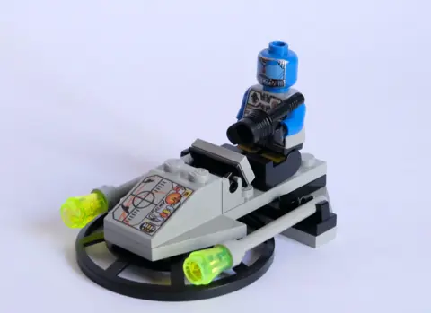 UFO: Cyber Blaster (6800)