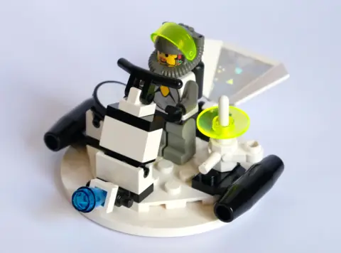 Exploriens: Hovertron (6815)