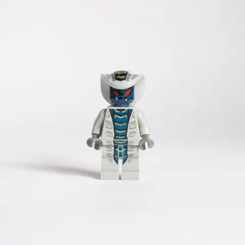 Rise of the Snakes: Rattla (Gray) (njo0033)