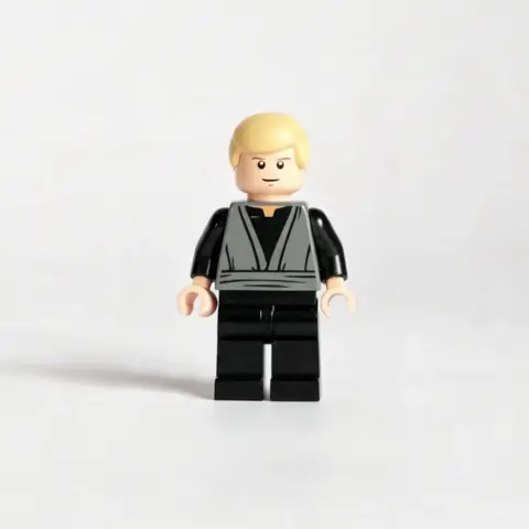 Luke Skywalker with Dark Stone Gray Jedi Robe (sw0395)